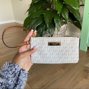 *SOLD* Michael Kors MK Small Vanilla Wristlet